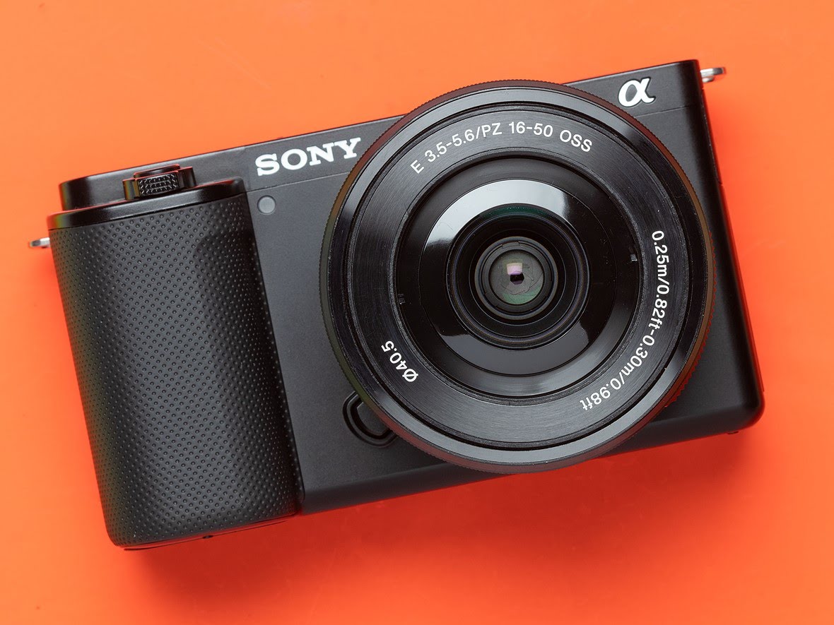 سوني تطلق كاميرة ZV-E10 بعدسات قابلة للتبديل لمدوني الفيديو - Unboxing TN
